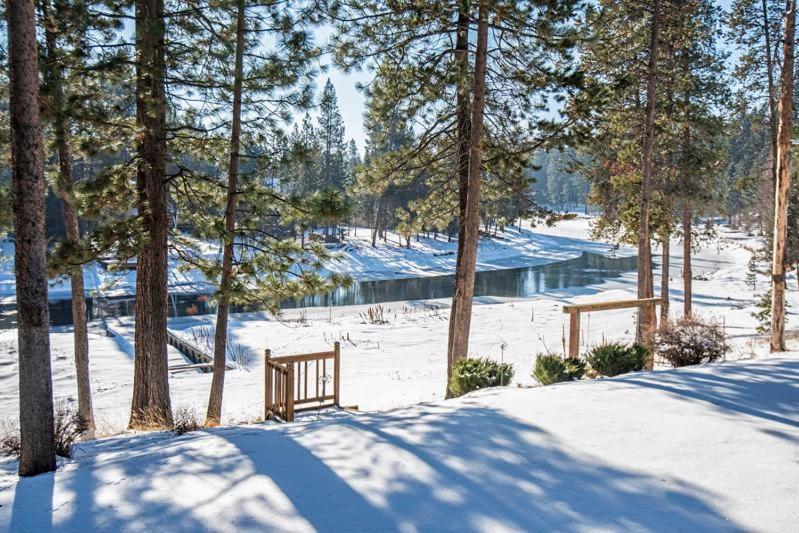 Deschutes Riverfront Home Sunriver Exterior photo