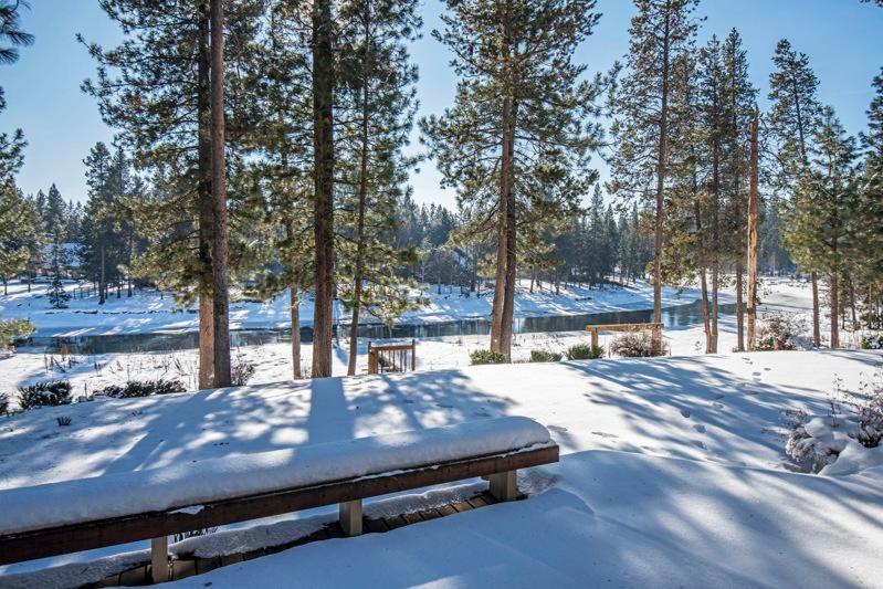 Deschutes Riverfront Home Sunriver Exterior photo