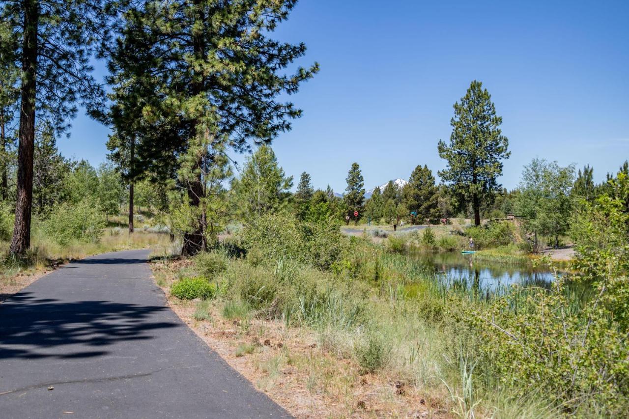 Deschutes Riverfront Home Sunriver Exterior photo