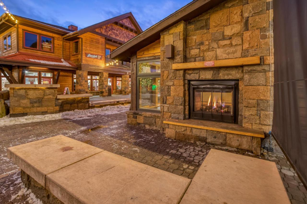 Deschutes Riverfront Home Sunriver Exterior photo