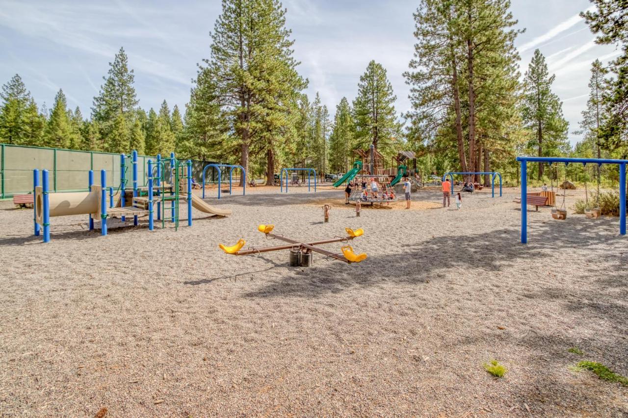 Deschutes Riverfront Home Sunriver Exterior photo