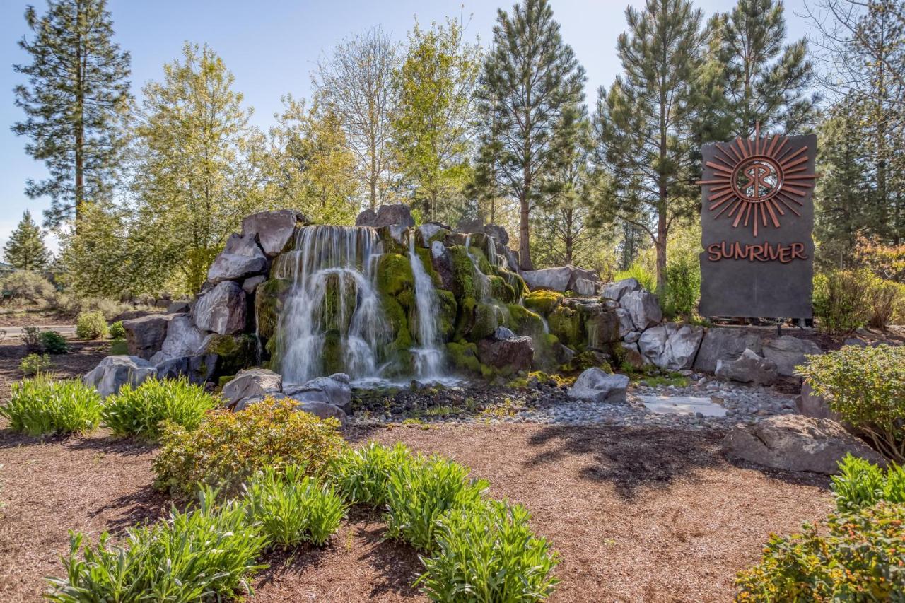Deschutes Riverfront Home Sunriver Exterior photo